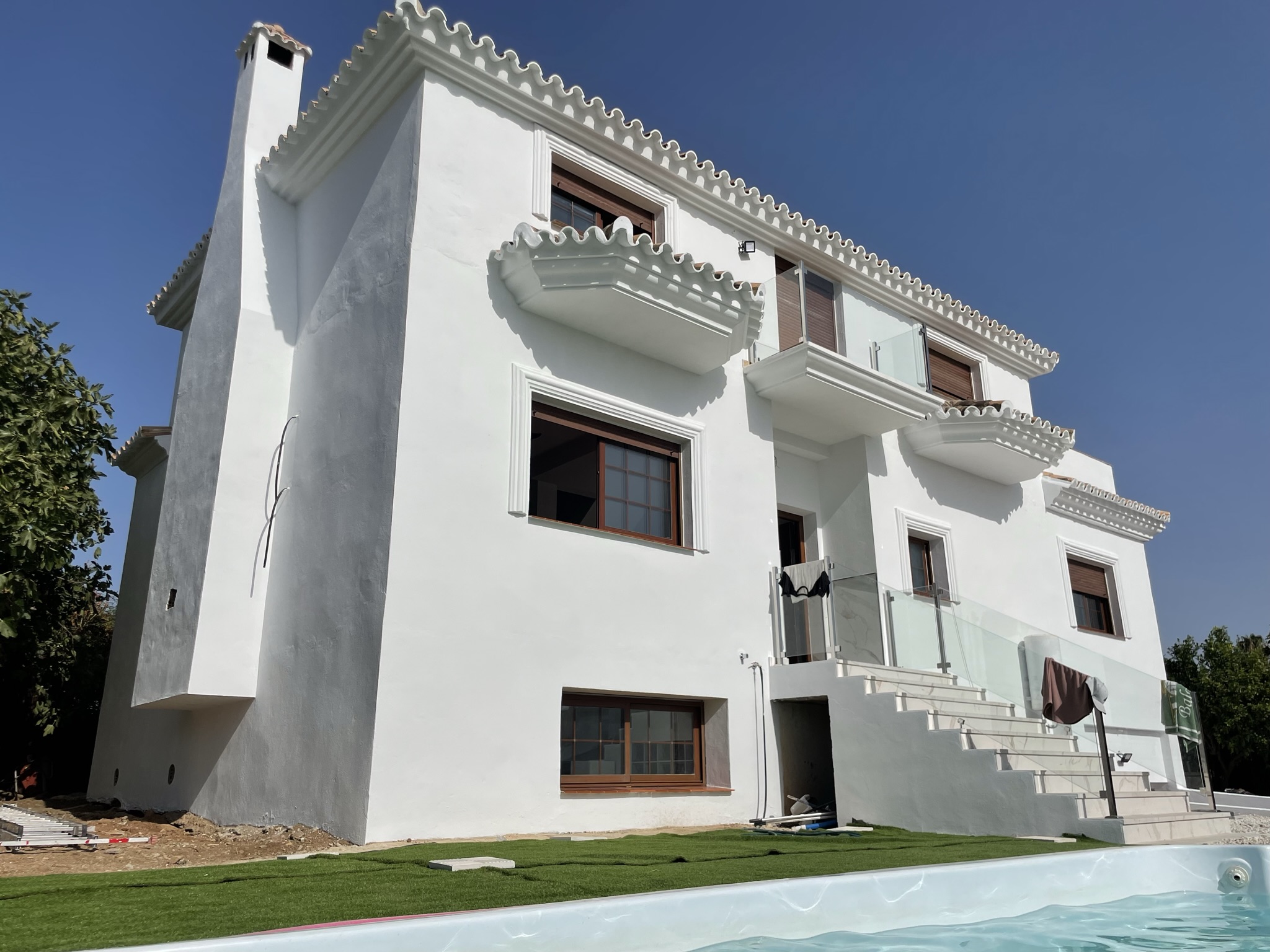 casa fachada blanca